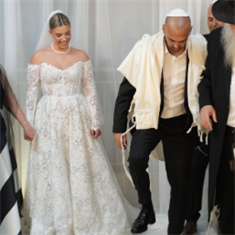 התחיל בעוקב באינסטגרם – נגמר ב- 6  דיג'יים ובמה מטורפת